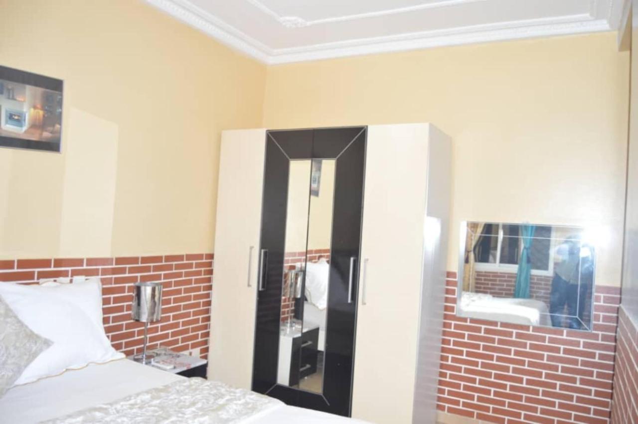 Residence Hoteliere Borel Denver Douala Exterior foto